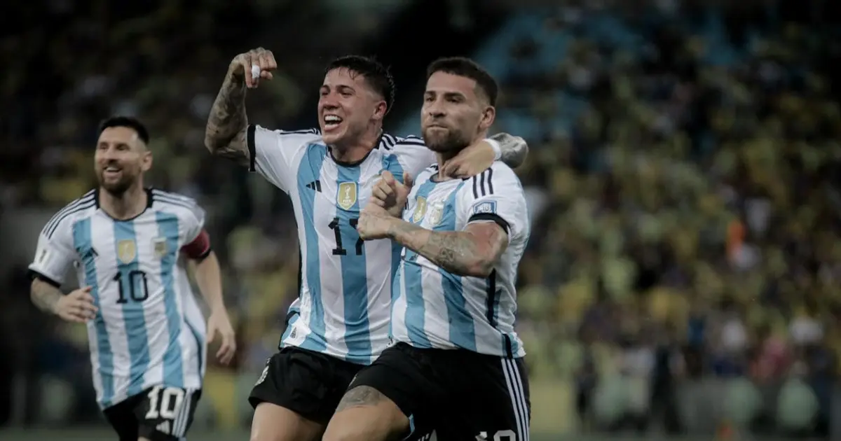 Brasil perde para a Argentina, no Maracanã, em jogo marcado por