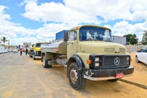 Exército e Defesa Civil realizam vistoria dos caminhões para Operação Pipa em Vitória da Conquista