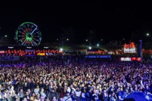 Frio na pele, calor na pista: Festival de Inverno Bahia 2026 abre com arena lotada e mistura de ritmos em Conquista